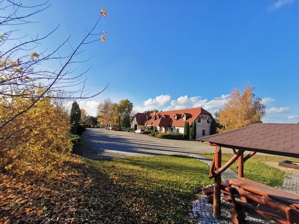 Dobry Klimat Uniejow Exterior photo